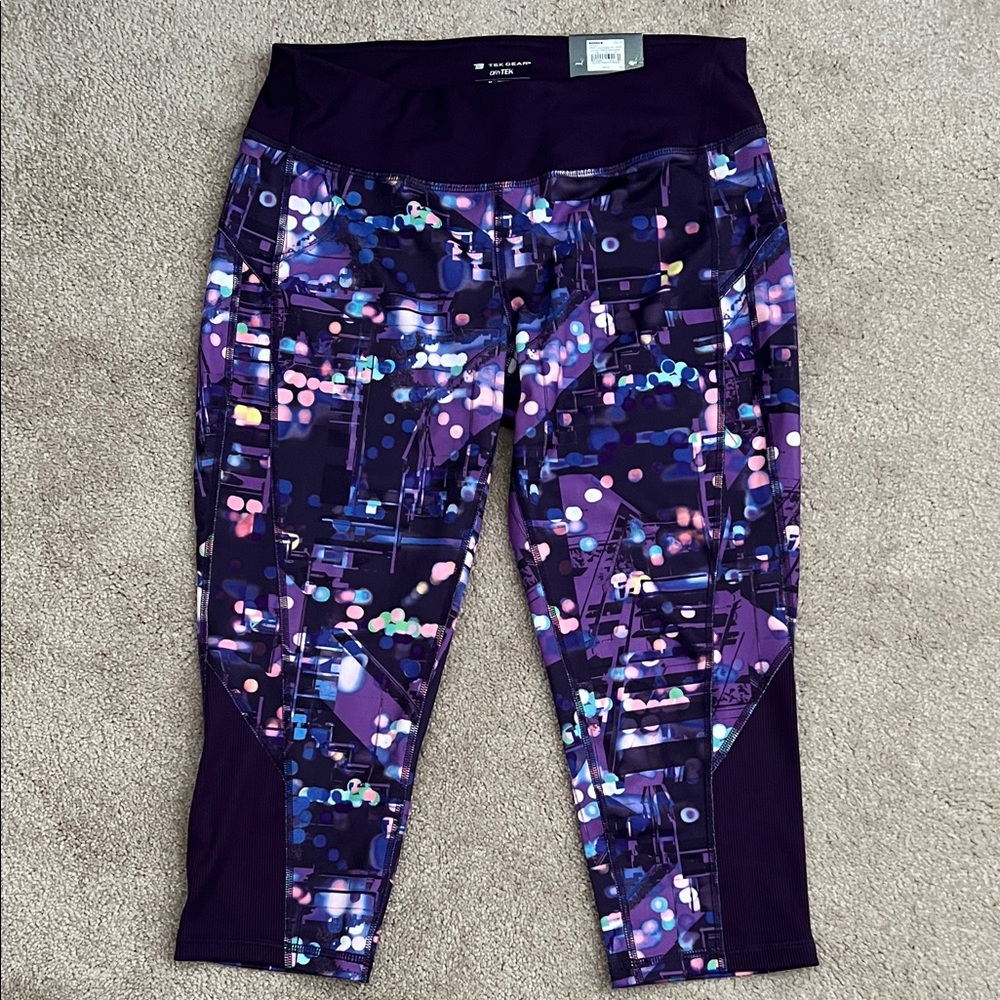 Tek Gear Capri Mid Rise Leggings